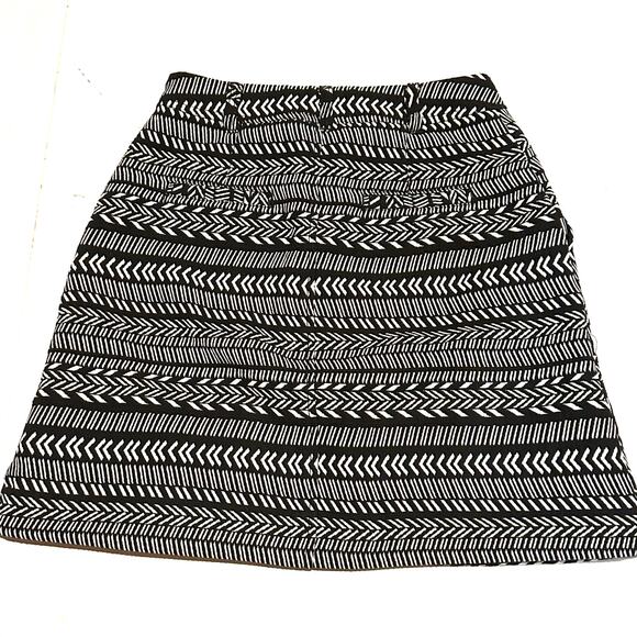 Maeve Anthropologie Black and White Tribal Stripe Mini Skirt Women's 4 - Picture 3 of 6